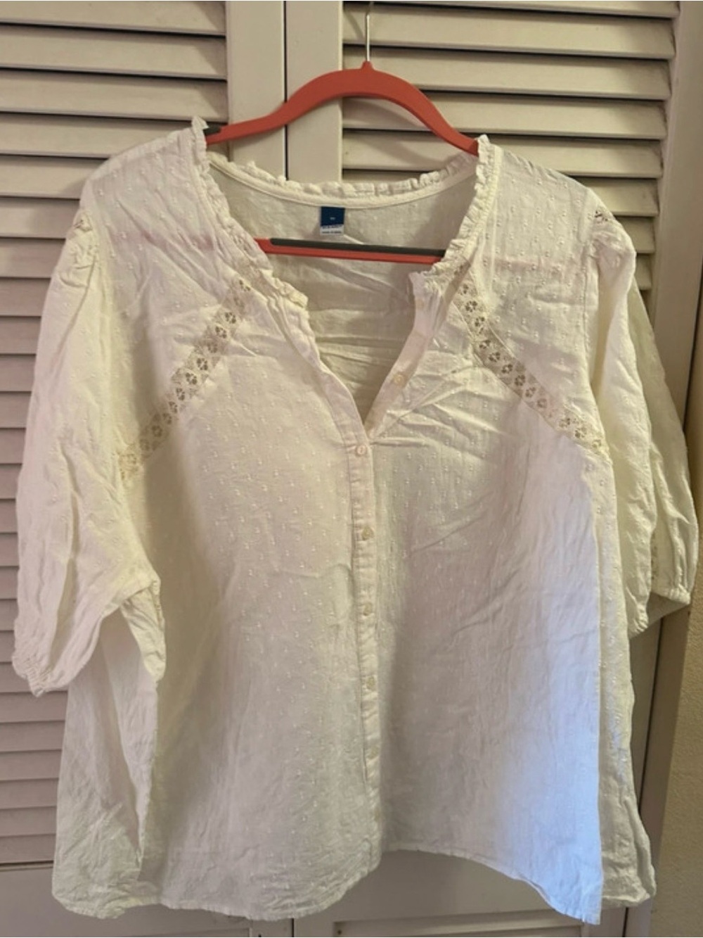 Old Navy White Eyelet Button-Front Blouse